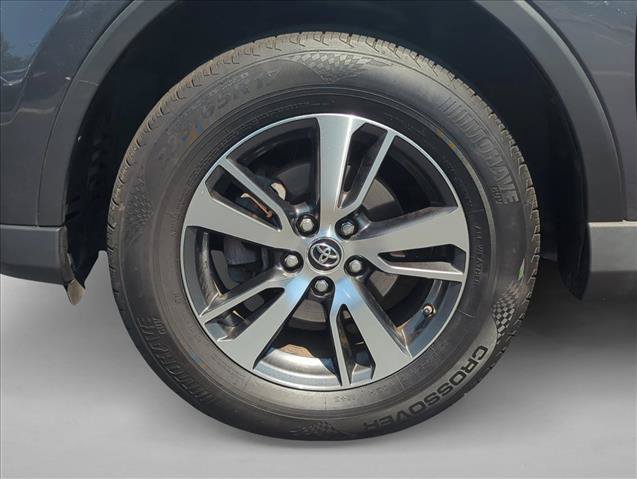 Used 2018 Toyota RAV4 XLE FWD image 16