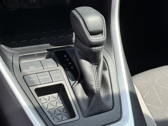 Used 2025 Toyota RAV4 XLE FWD image 28