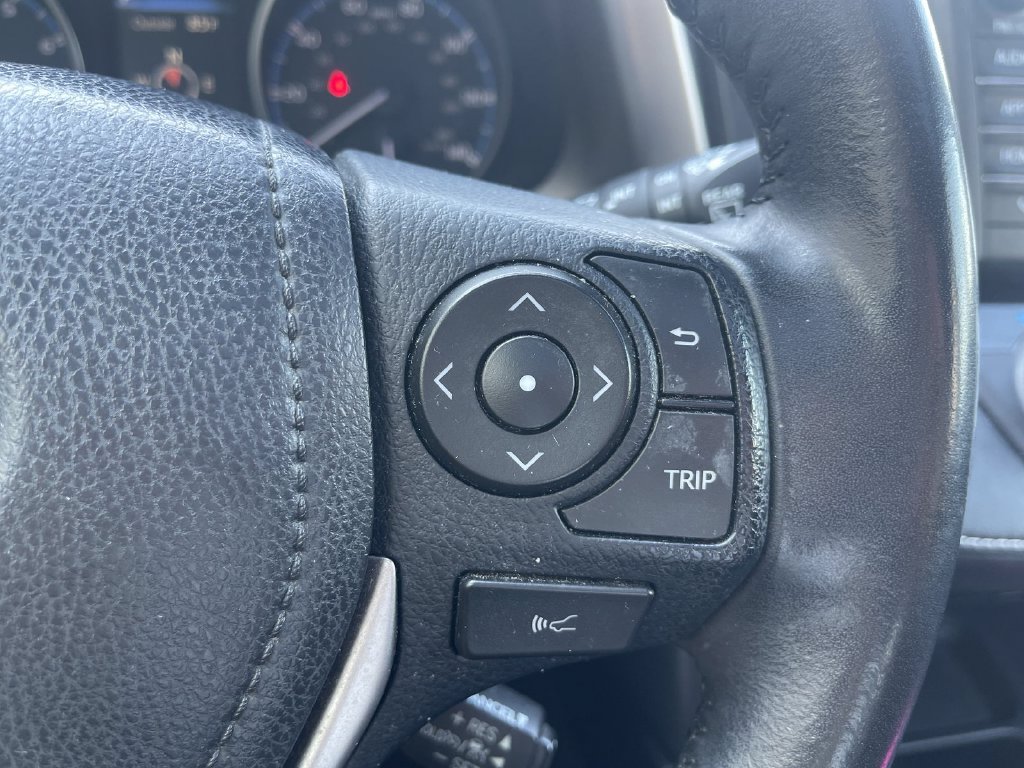 Used 2017 Toyota RAV4 XLE AWD/4WD image 21