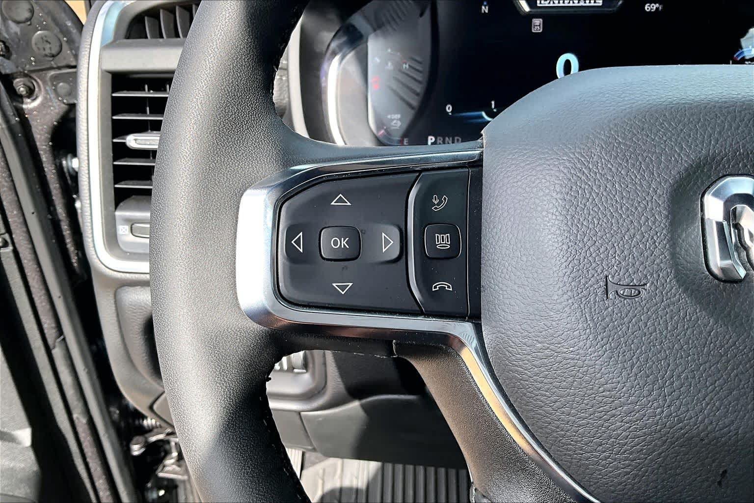 Used 2025 RAM 2500 Laramie AWD/4WD image 24