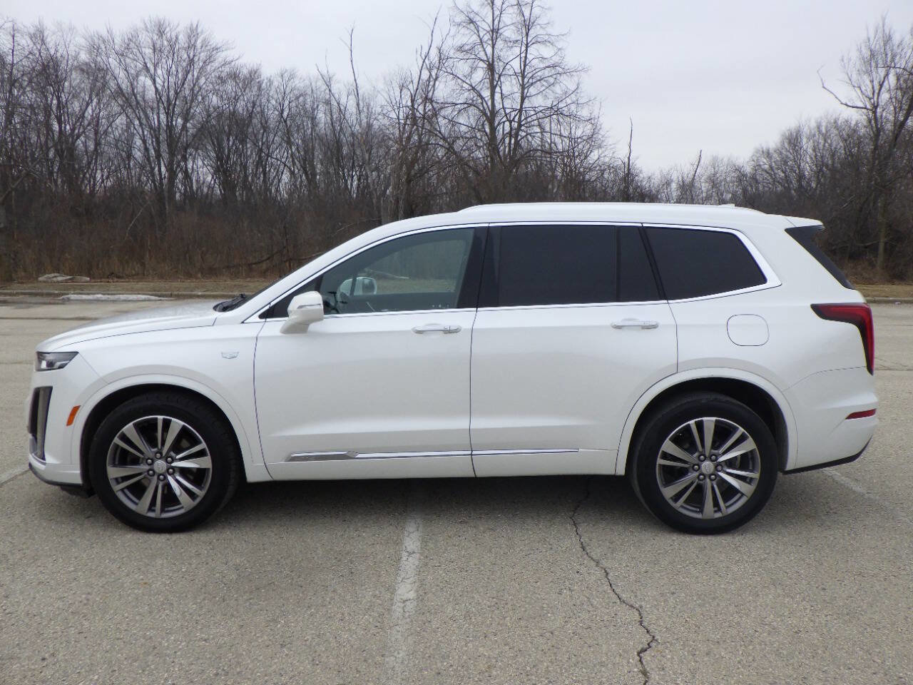 Used 2020 Cadillac XT6 Premium Luxury AWD/4WD image 2