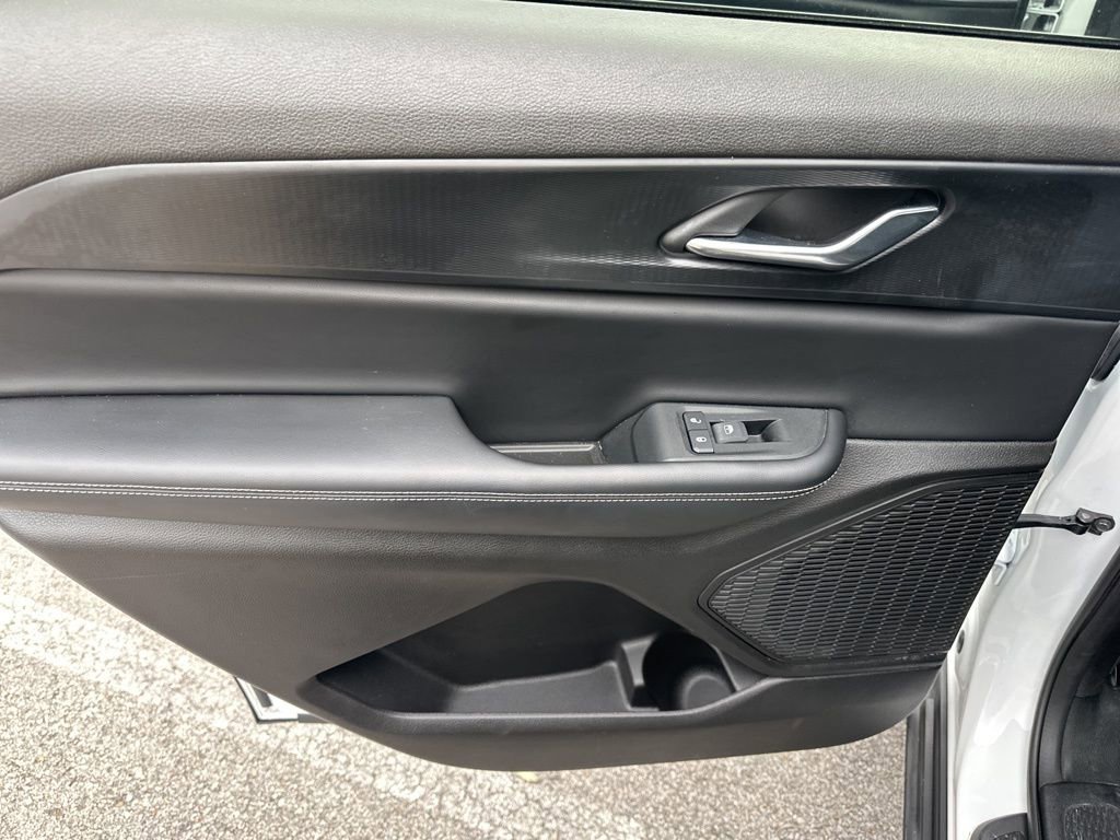 Used 2025 Jeep Grand Cherokee L Altitude image 24