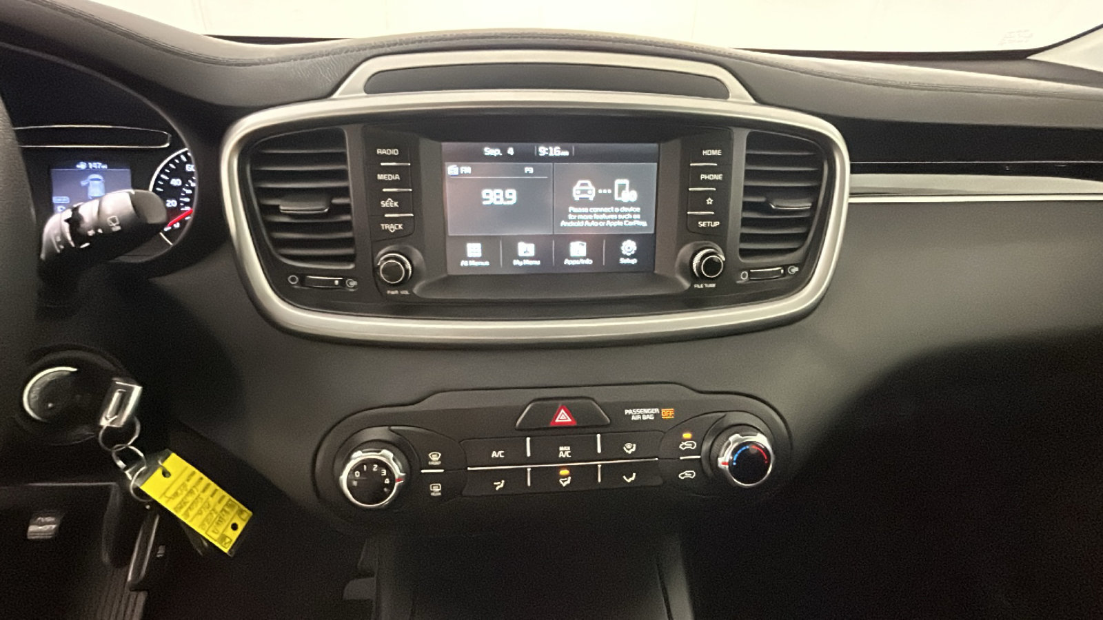 Used 2020 Kia Sorento AWD V6 image 27