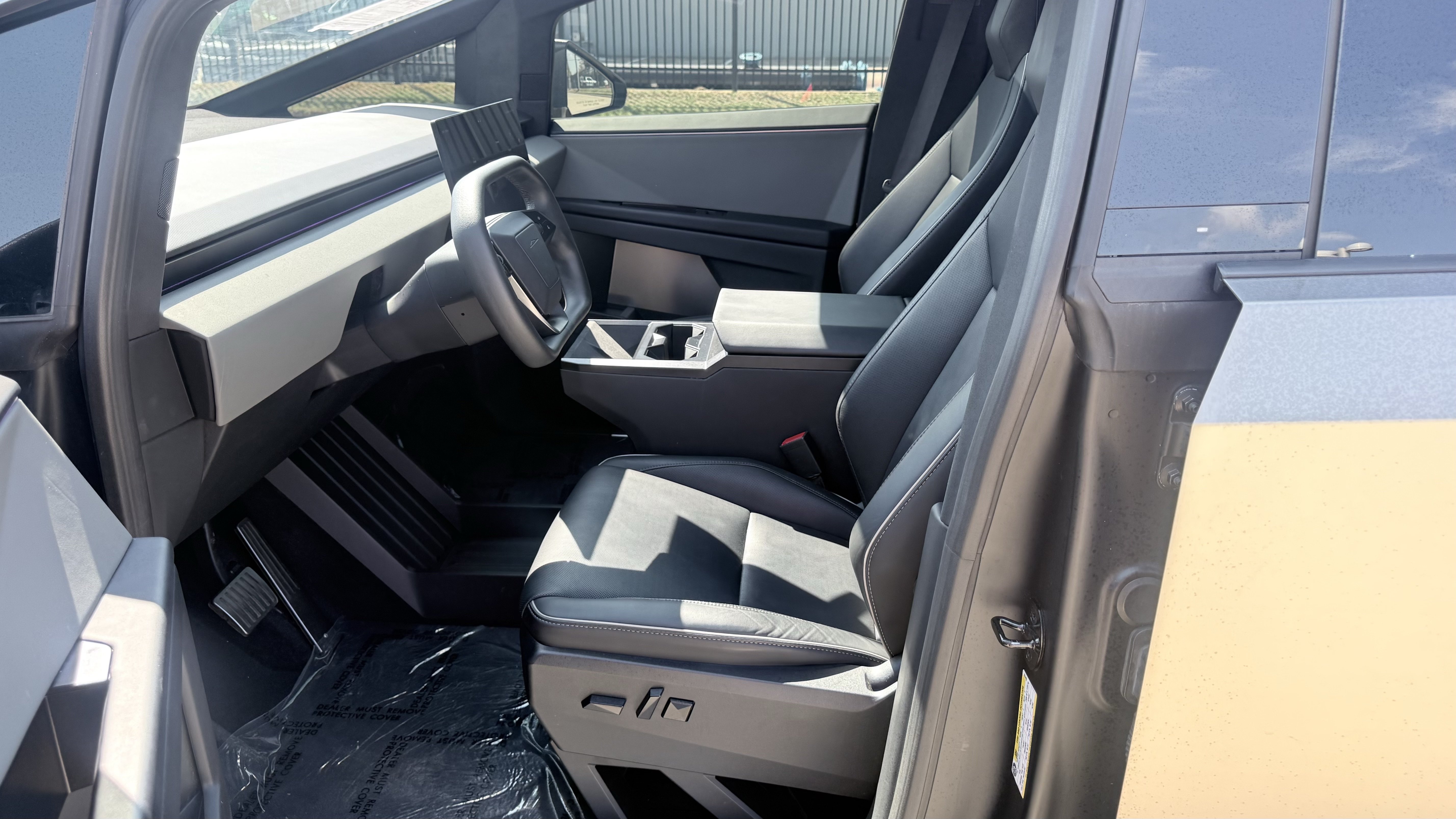Used 2025 Tesla Cybertruck AWD Crew Cab image 25