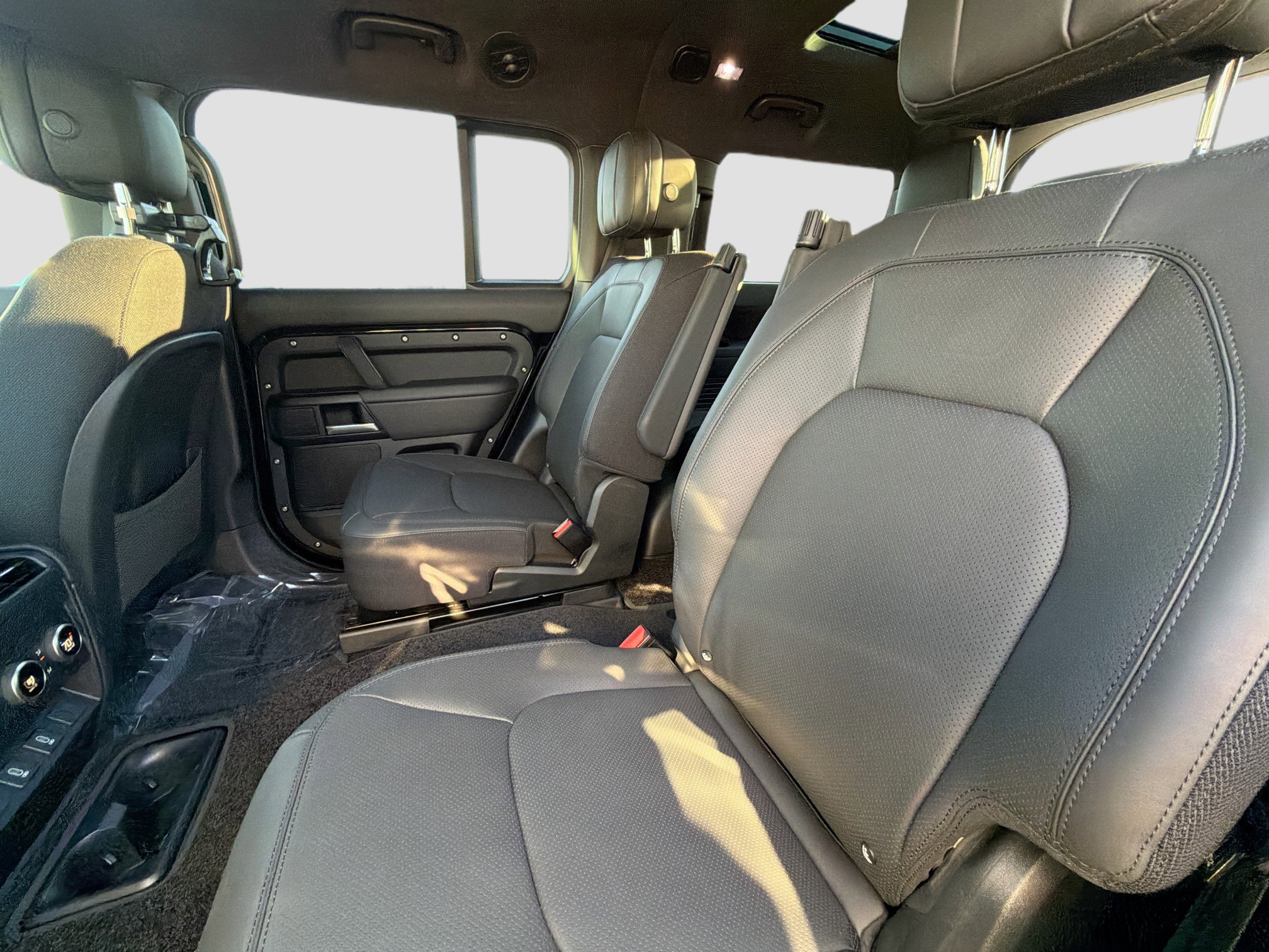 New 2026 Land Rover Defender 130 V8 image 21