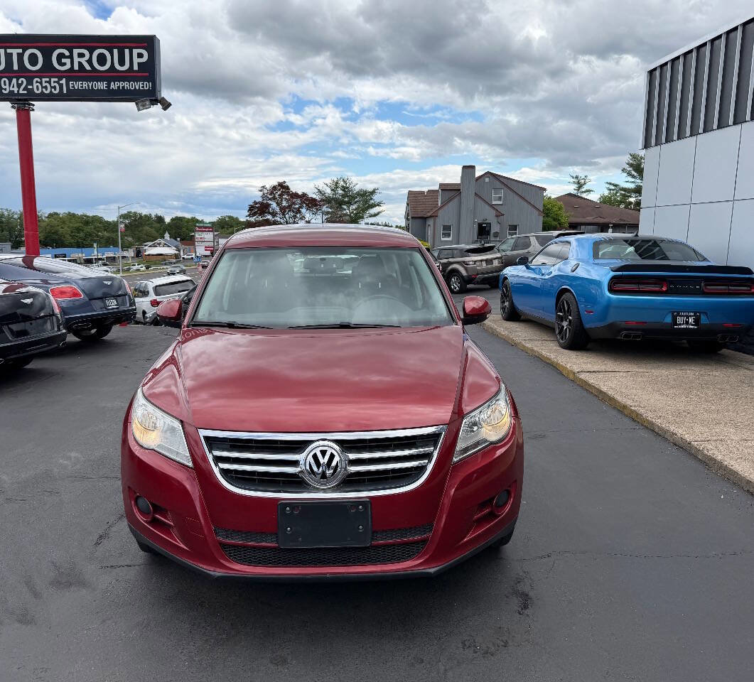 Used 2011 Volkswagen Tiguan S image 2