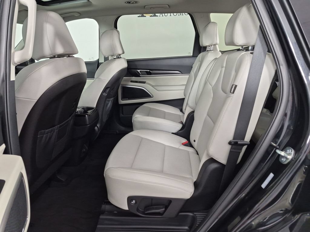 Used 2025 Kia Telluride S FWD image 32