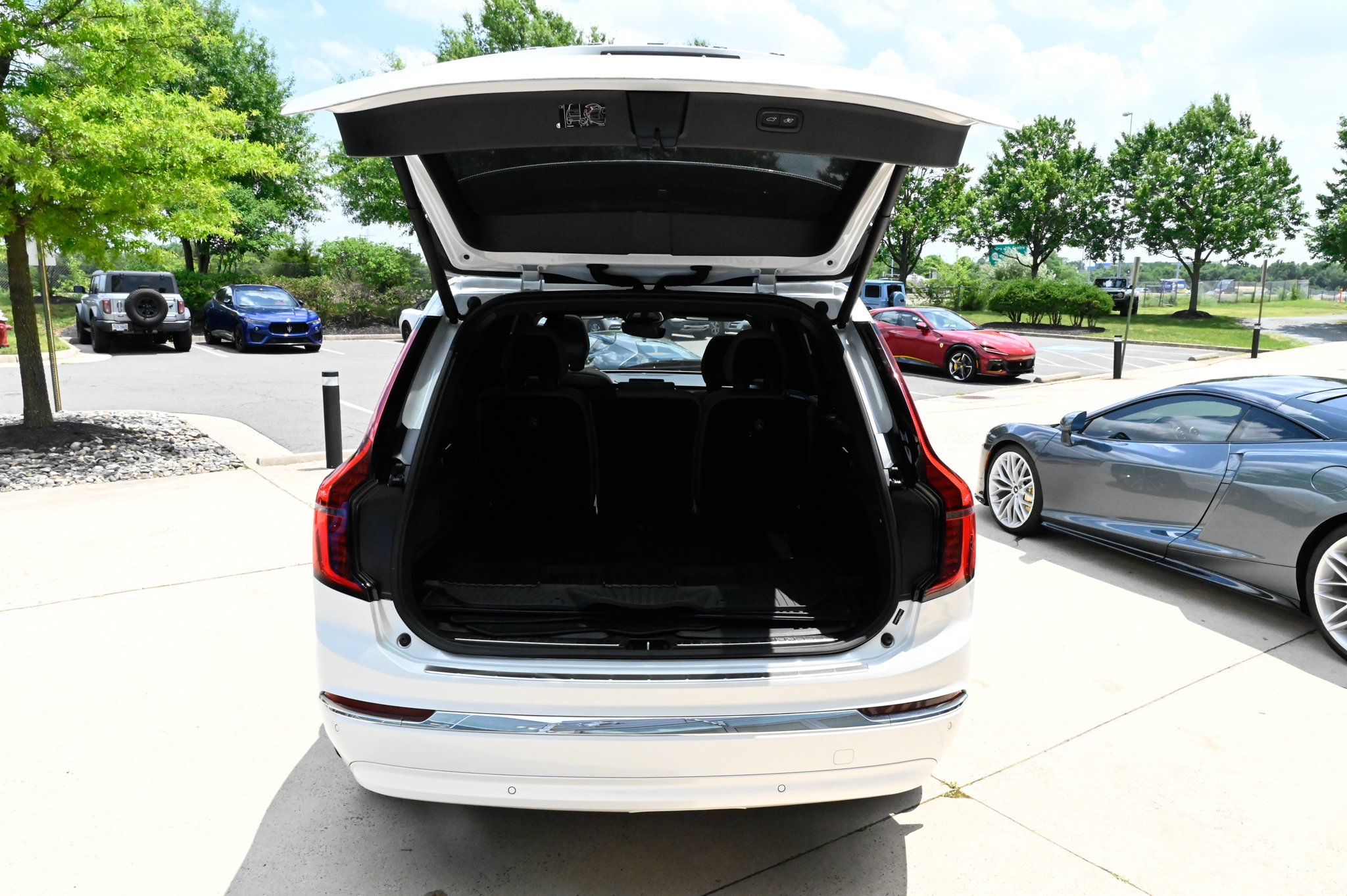 Used 2025 Volvo XC90 T8 Ultra w/ Protection Package Premier AWD/4WD image 44