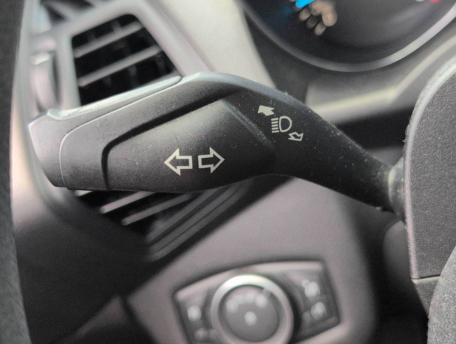Used 2019 Ford Escape SE FWD image 25