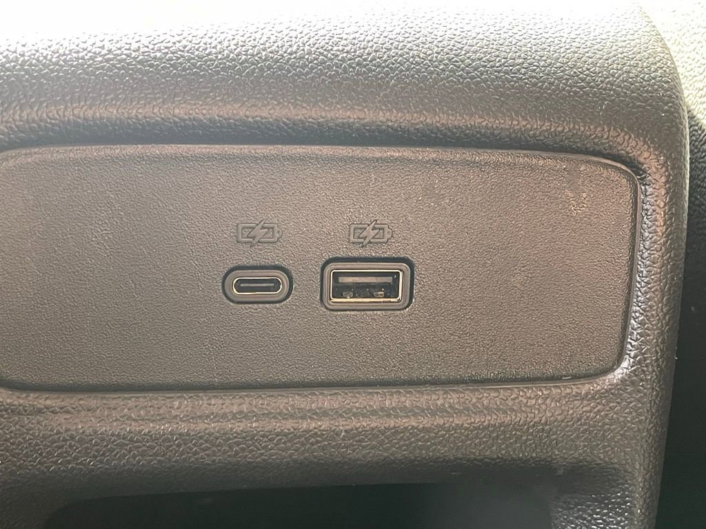 Certified 2025 Chevrolet Trax LT w/ LT Convenience Package image 20