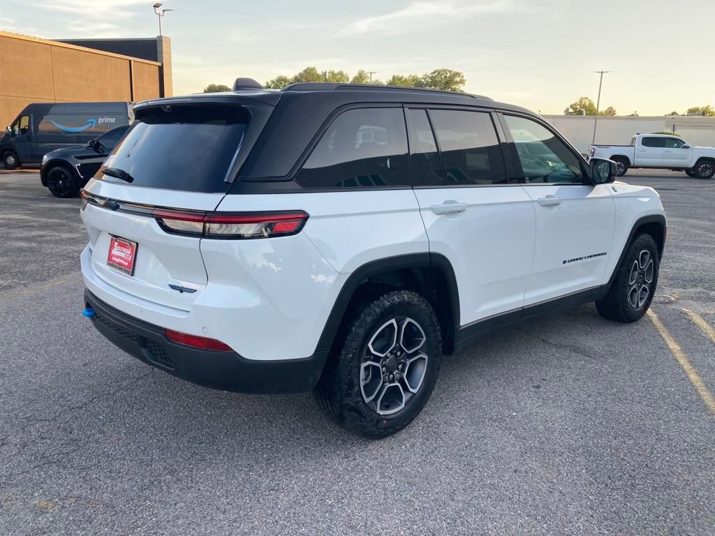 New 2024 Jeep Grand Cherokee Trailhawk w/ Advanced Protech Group II AWD/4WD image 5