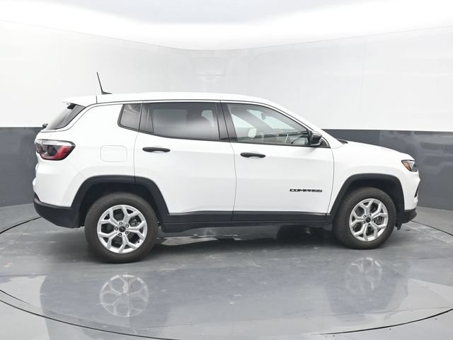 Used 2025 Jeep Compass Sport AWD/4WD image 7