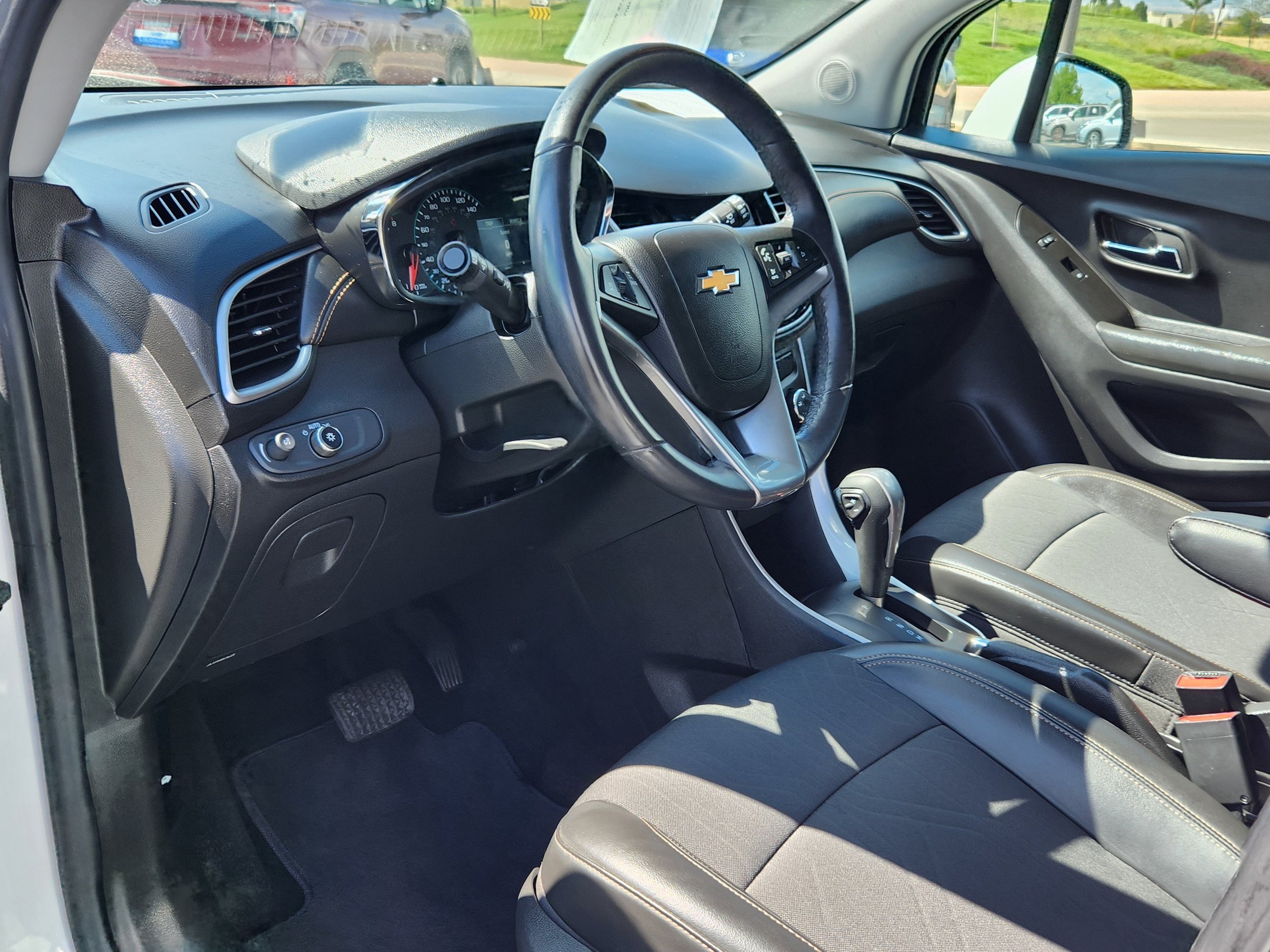 Used 2022 Chevrolet Trax LT w/ Driver Confidence Package AWD/4WD image 7