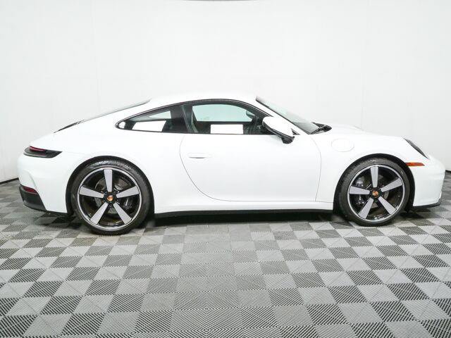 Used 2025 Porsche 911 Carrera RWD image 2