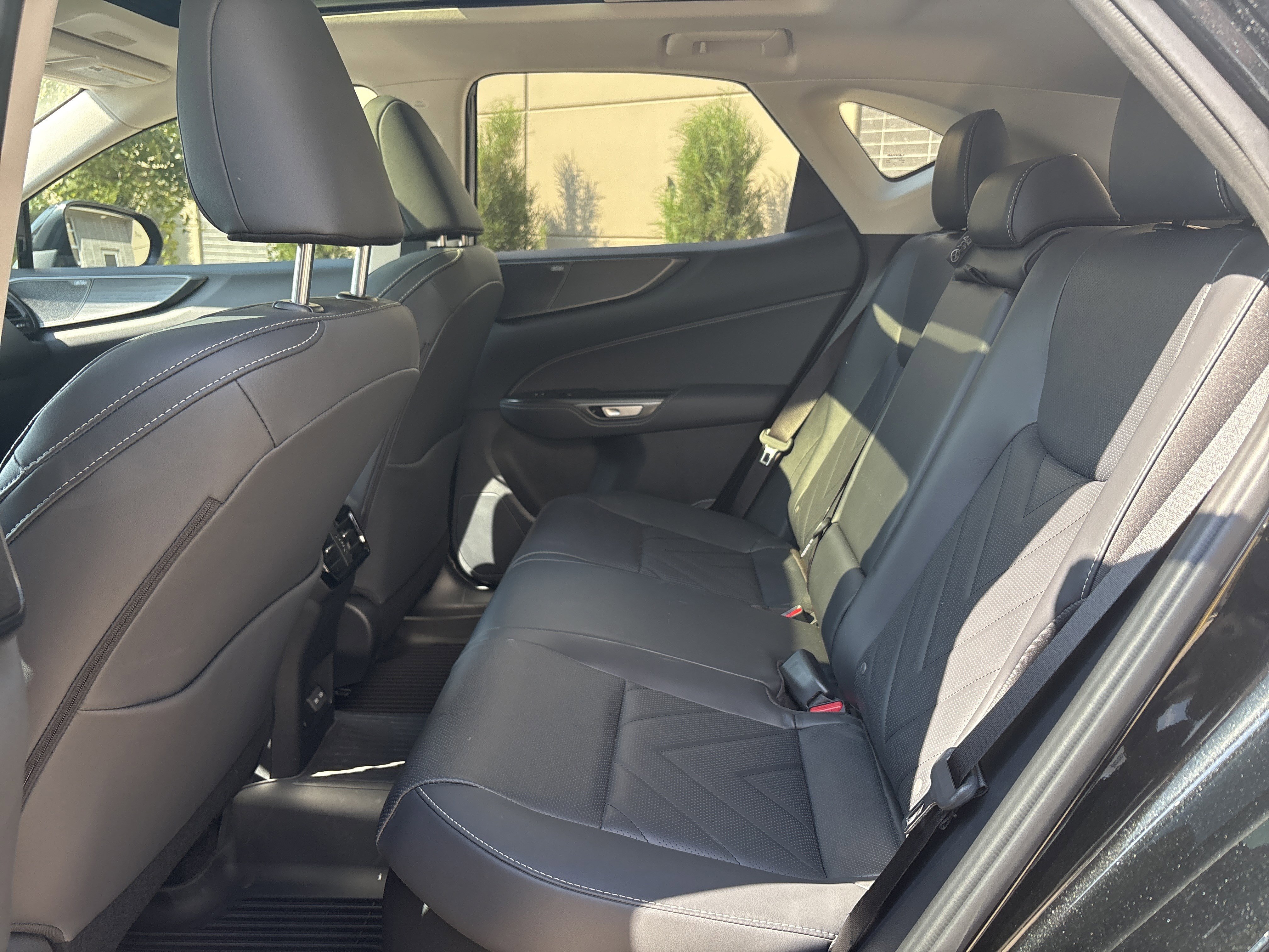 Used 2025 Lexus NX 450h+ AWD w/ Luxury Package image 31