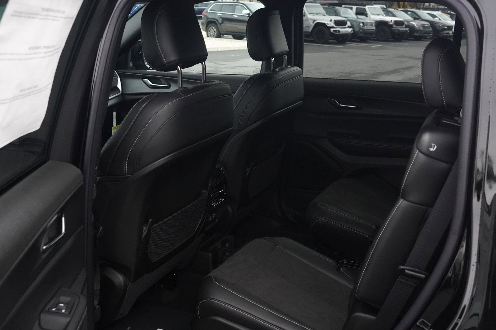 New 2025 Jeep Grand Cherokee L Altitude image 52