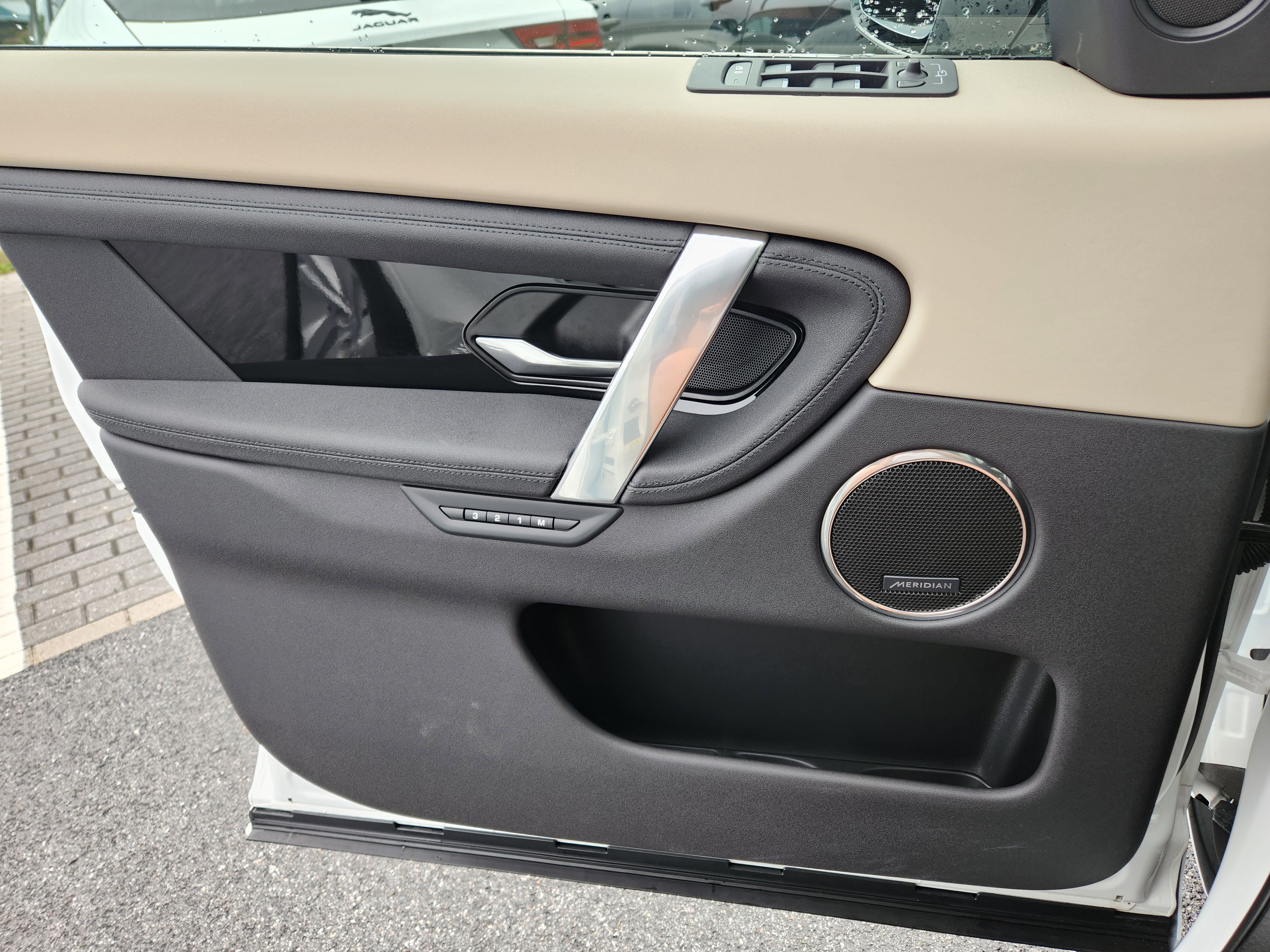 Certified 2025 Land Rover Discovery Sport S image 24