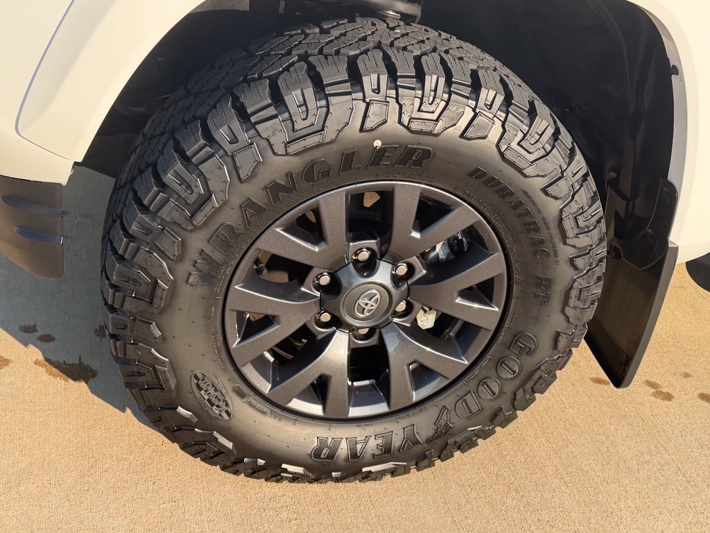 Used 2023 Toyota Tacoma SR5 RWD image 11