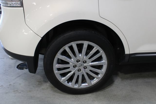 Used 2012 Lincoln MKX AWD image 28