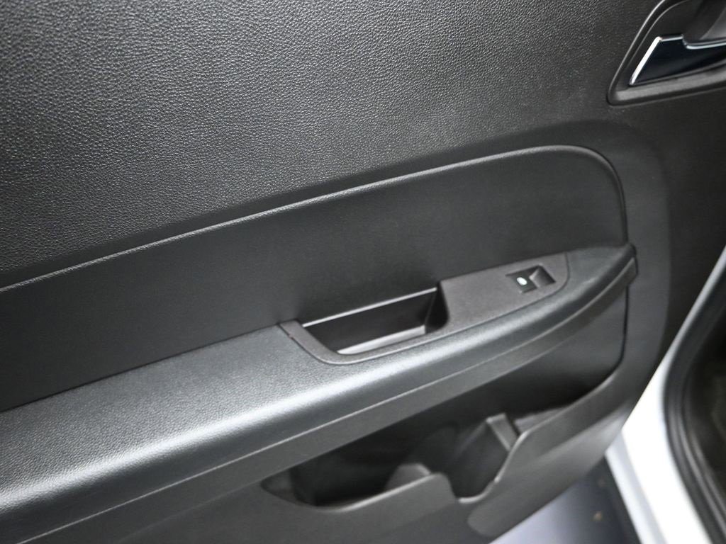 Used 2017 Chevrolet Equinox LT w/ Convenience Package image 15