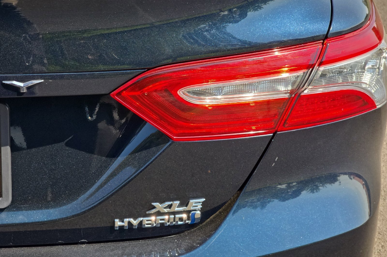 Used 2020 Toyota Camry XLE image 25