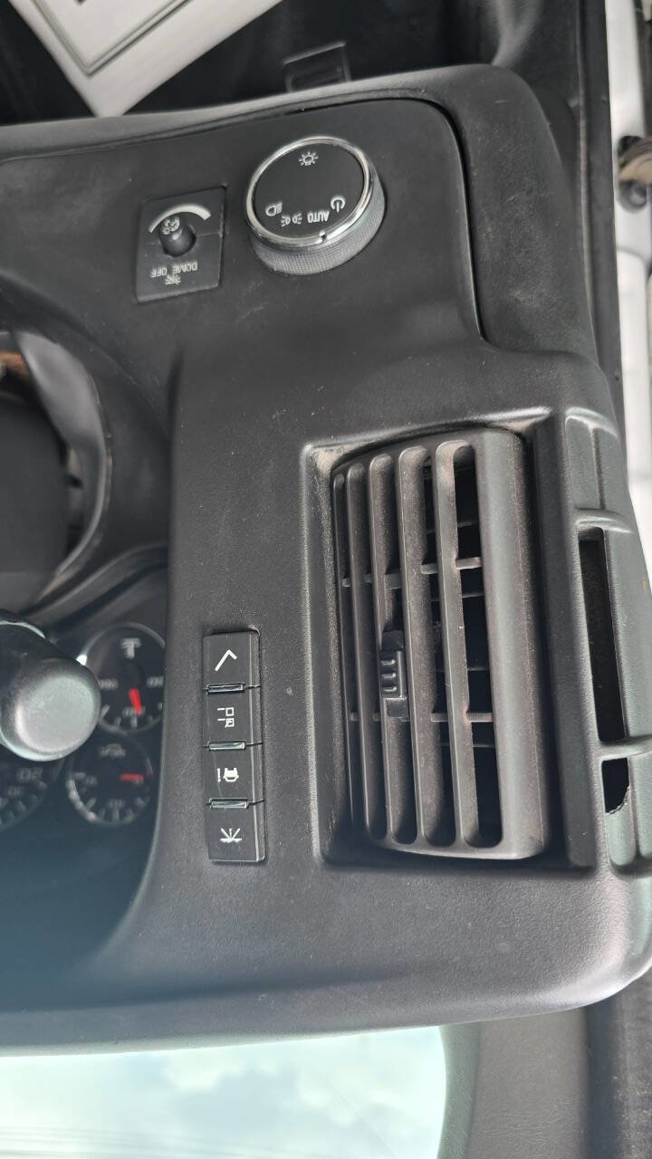 Used 2017 Chevrolet Express 3500 w/ Chrome Appearance Package image 61