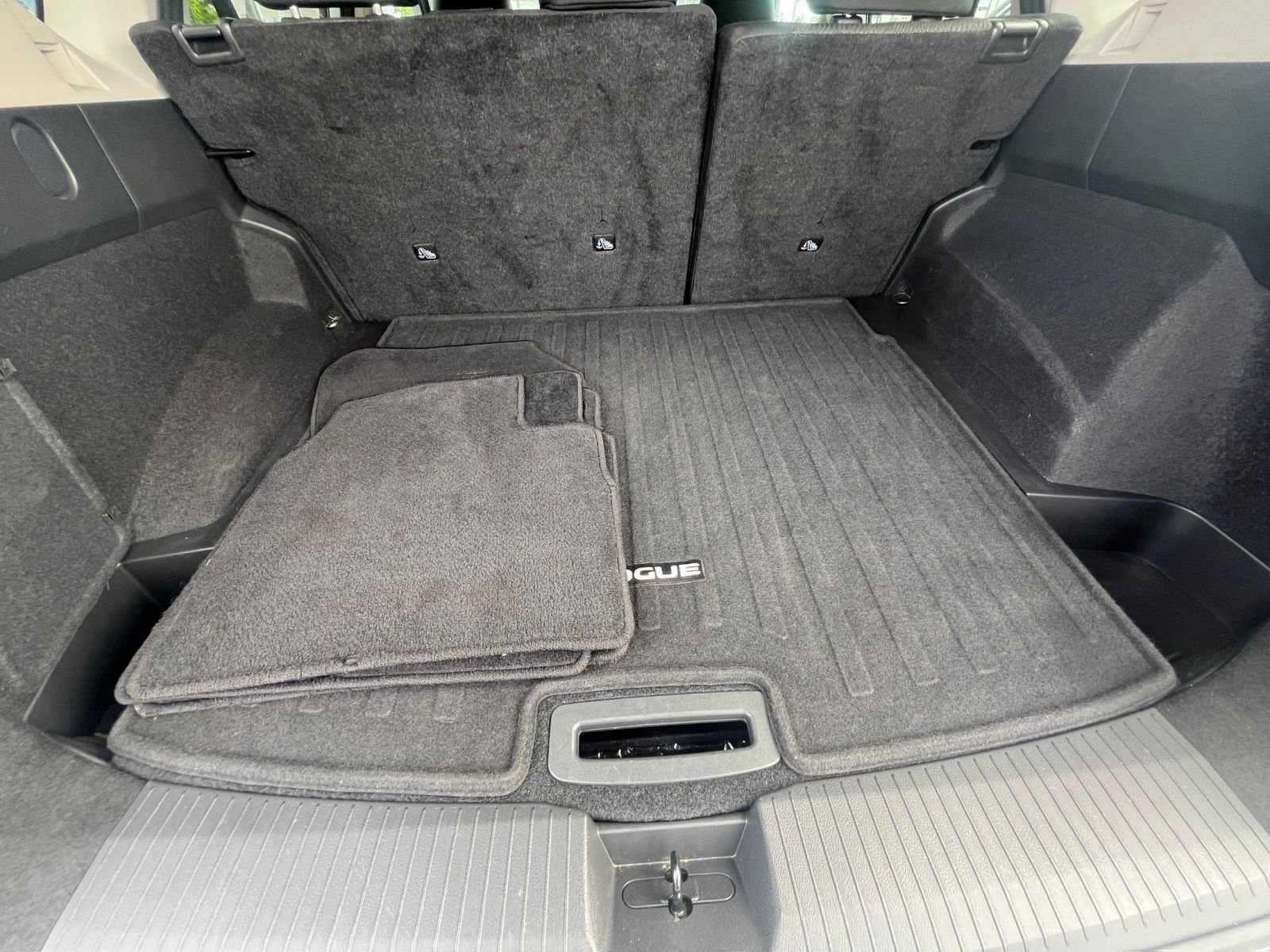 Used 2025 Nissan Rogue SV FWD image 33