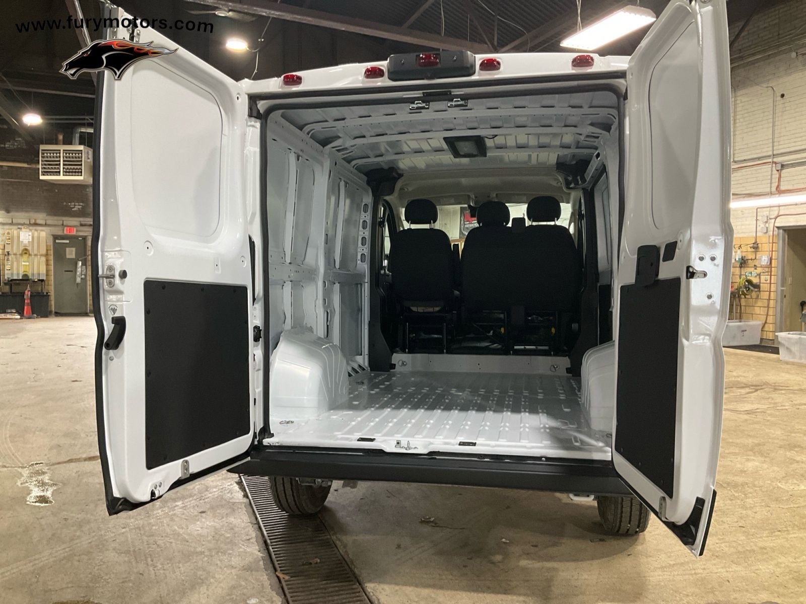 Used 2025 RAM ProMaster 1500 w/ Convenience Group image 32