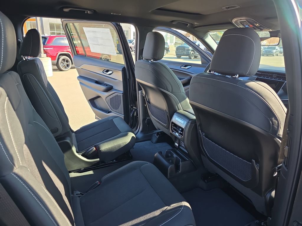 New 2026 Jeep Grand Cherokee L 4WD image 11