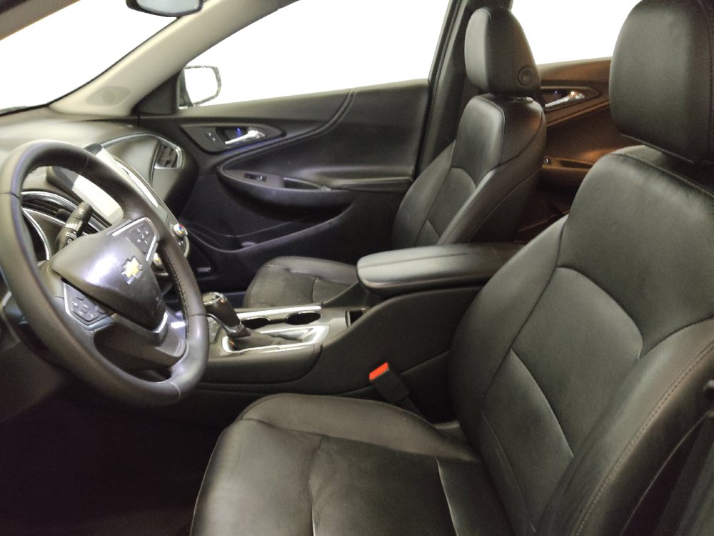 Used 2018 Chevrolet Malibu LT w/ Leather Package FWD image 17