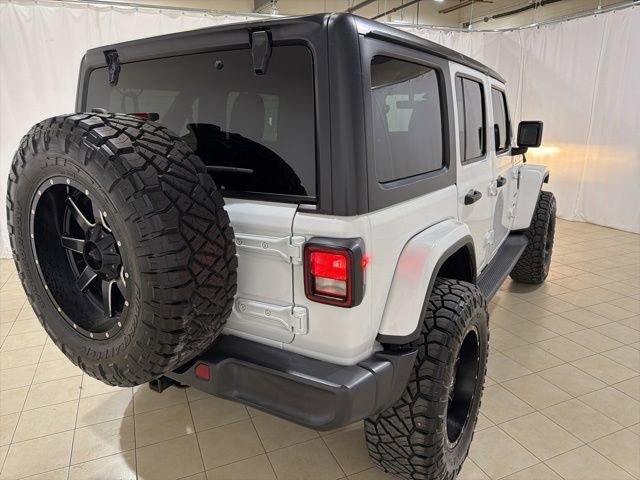 Used 2018 Jeep Wrangler Unlimited Sahara w/ Uconnect 4C Nav & Sound Group image 5
