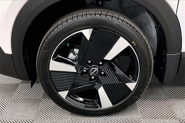 New 2026 Nissan Kicks SR w/ SR Premium Package image 11