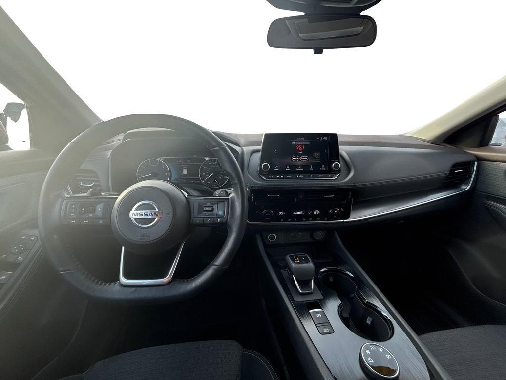 Used 2021 Nissan Rogue SV image 17