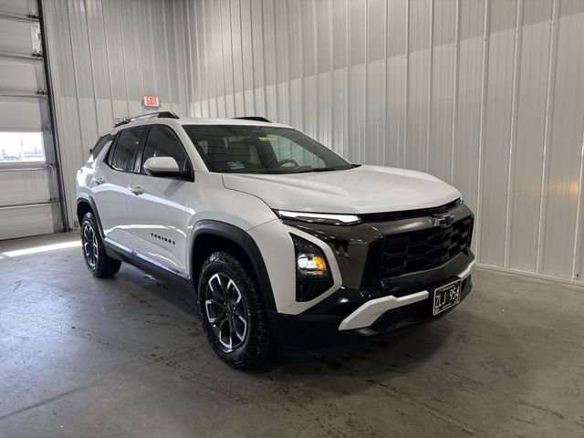 Used 2025 Chevrolet Equinox ACTIV w/ Convenience Package III image 2