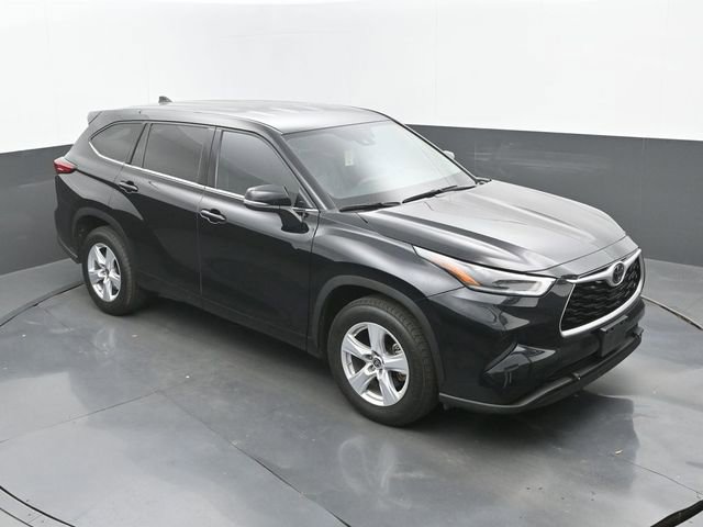 Used 2021 Toyota Highlander L FWD image 13