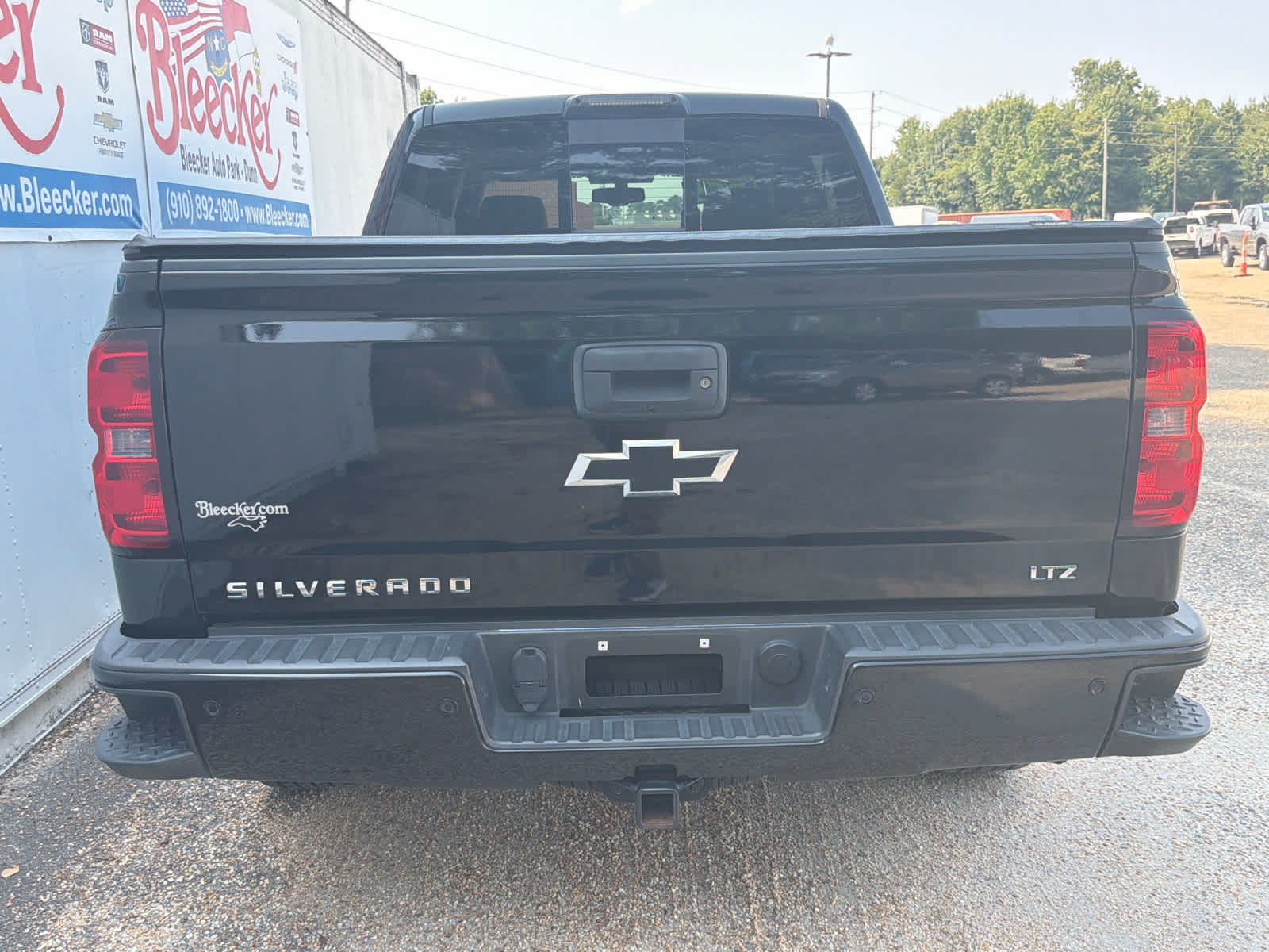 Used 2015 Chevrolet Silverado 1500 LTZ w/ Custom Sport Edition AWD/4WD image 4