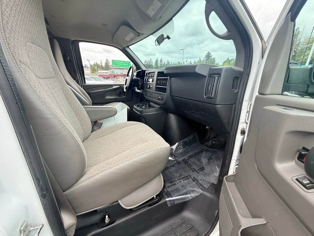 Used 2014 Chevrolet Express 3500 RWD image 22