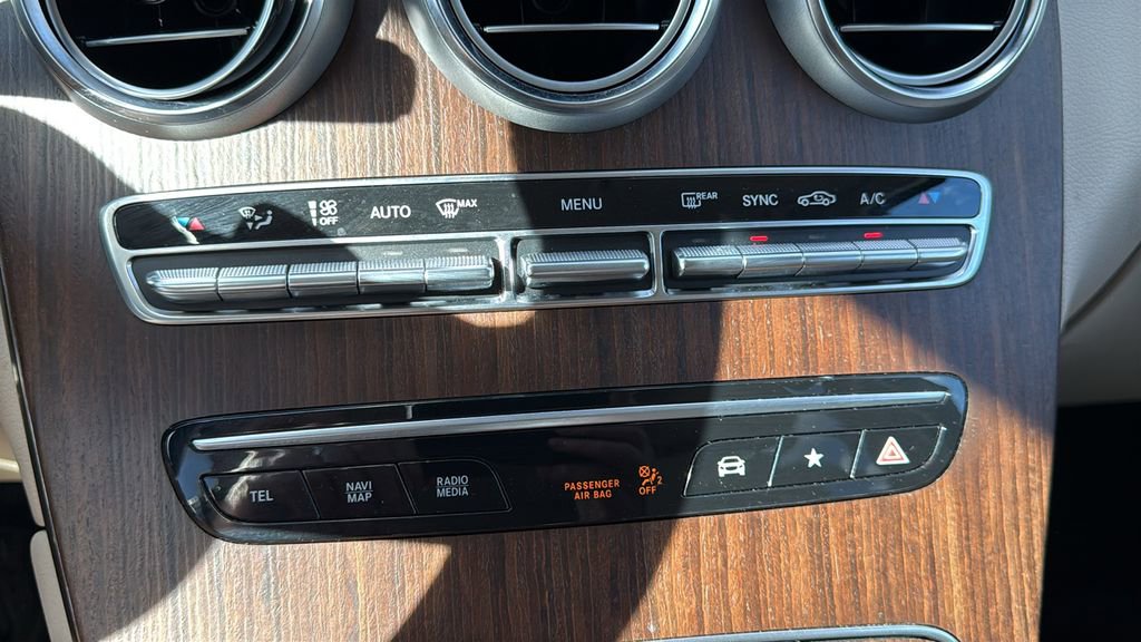 Certified 2022 Mercedes-Benz GLC 300 4MATIC image 33