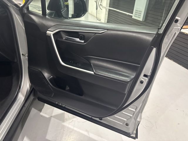 Used 2022 Toyota RAV4 XLE image 34