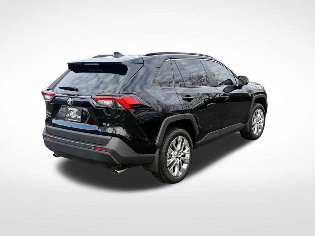 Used 2024 Toyota RAV4 XLE Premium image 7