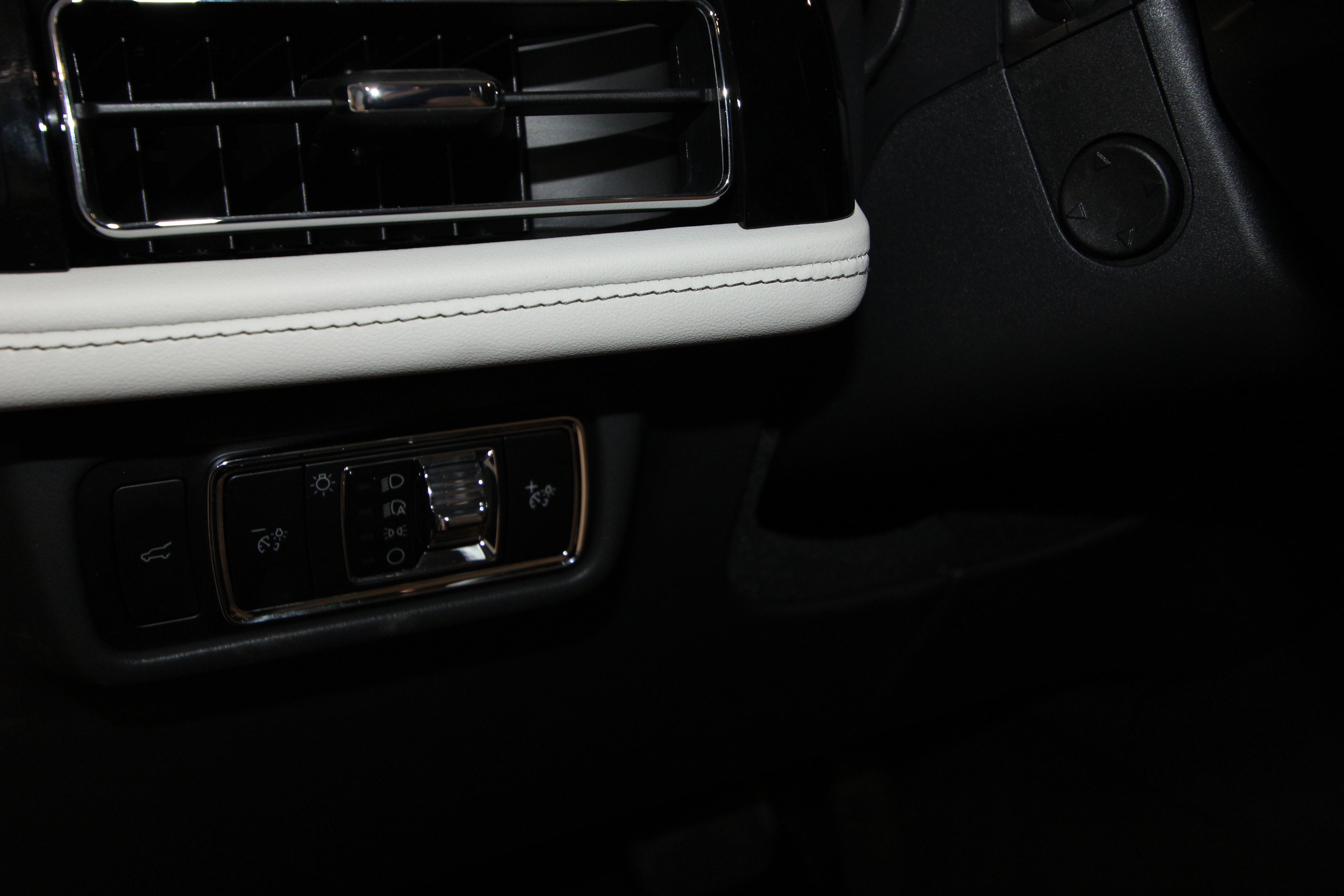 New 2026 Lincoln Aviator Reserve image 8