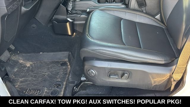 Used 2026 Jeep Wrangler Unlimited Sahara AWD/4WD image 23