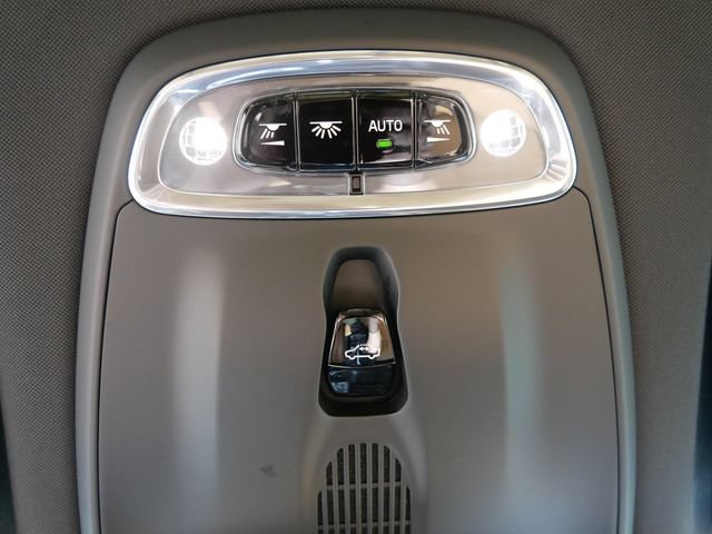 Used 2019 Volvo XC60 T5 Momentum w/ Multimedia Package AWD/4WD image 25