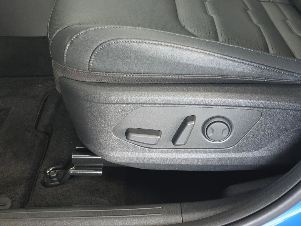 Used 2026 Kia Sportage SX image 28