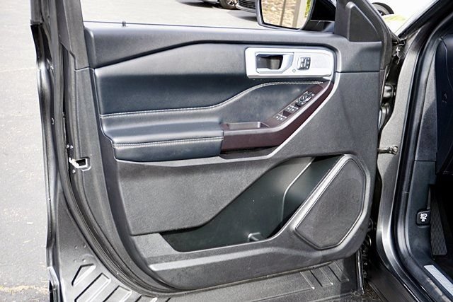 Used 2020 Ford Explorer Limited RWD image 25