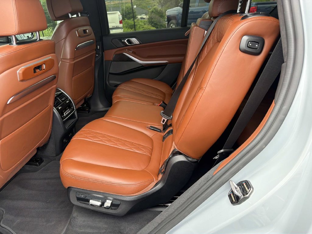 Used 2023 BMW X7 M60i w/ Executive Package AWD/4WD image 15