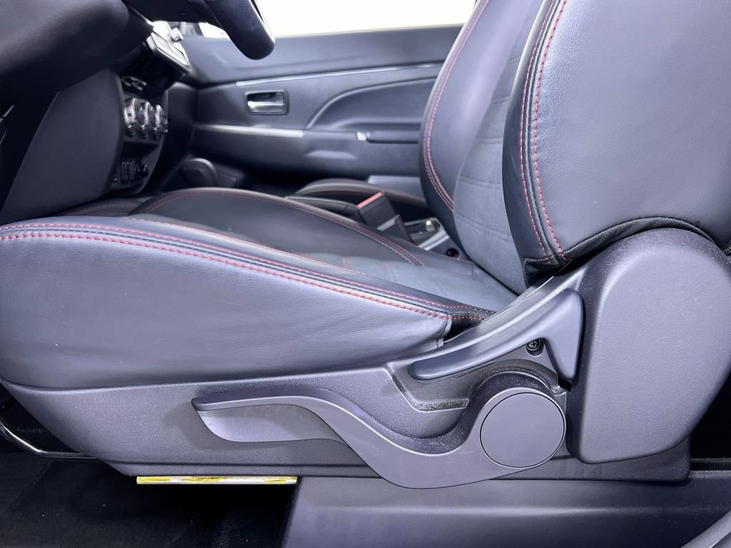 Used 2024 Mitsubishi Outlander Sport AWD image 14