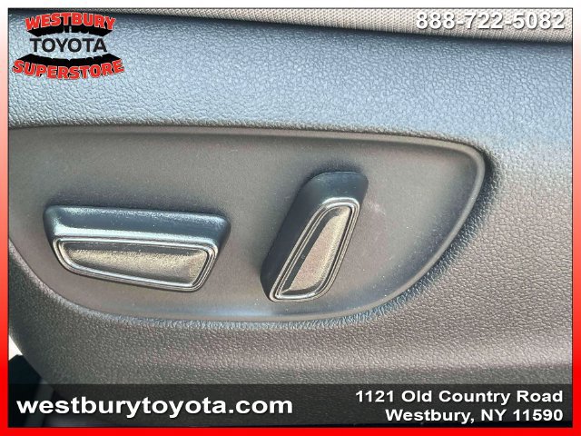 Used 2025 Toyota Sienna LE FWD image 22