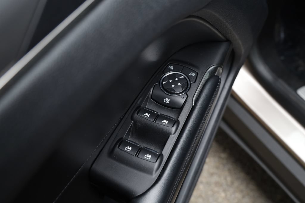 Used 2019 Lincoln MKC Premiere FWD image 11
