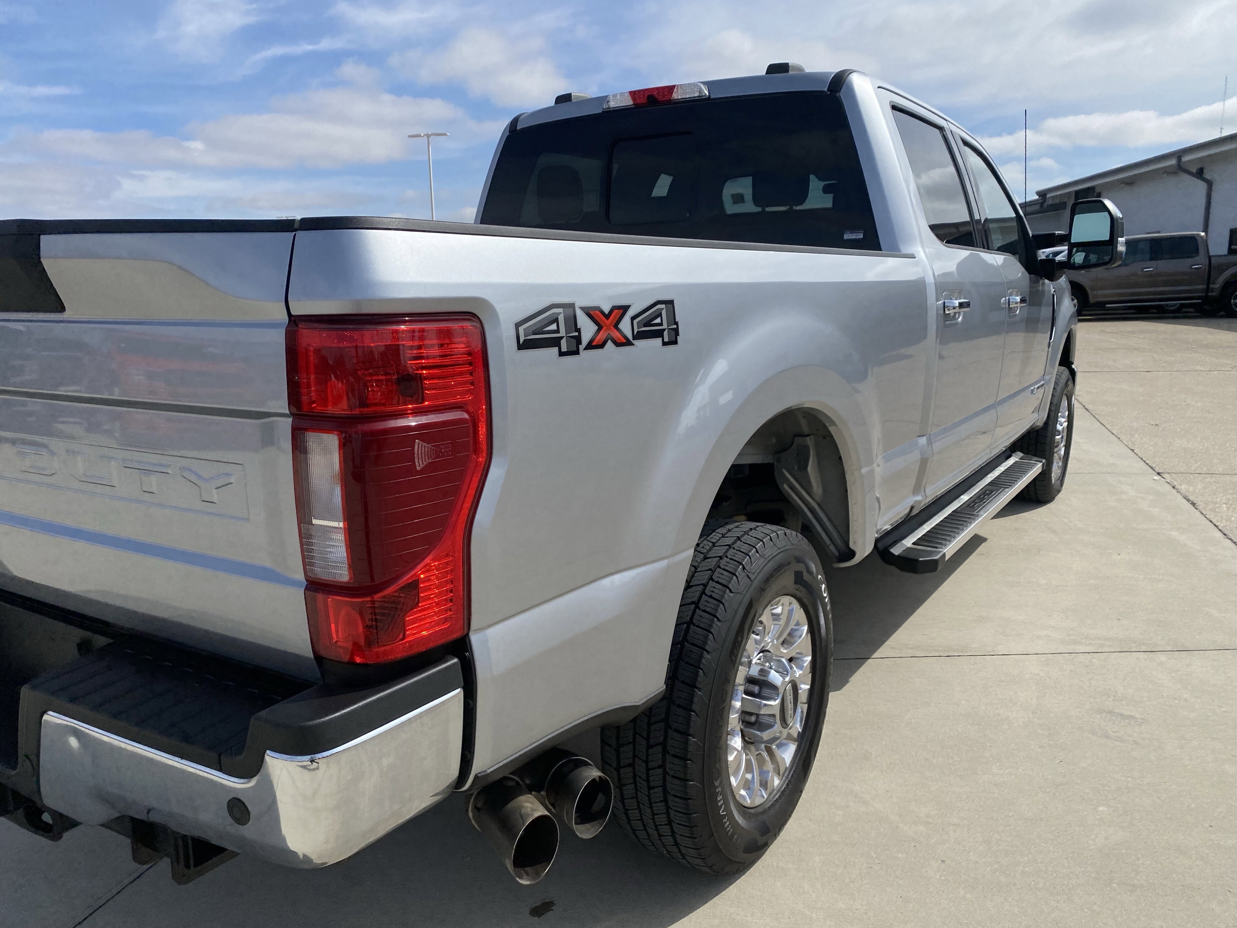 Used 2022 Ford F350 XLT w/ XLT Premium Package AWD/4WD image 10